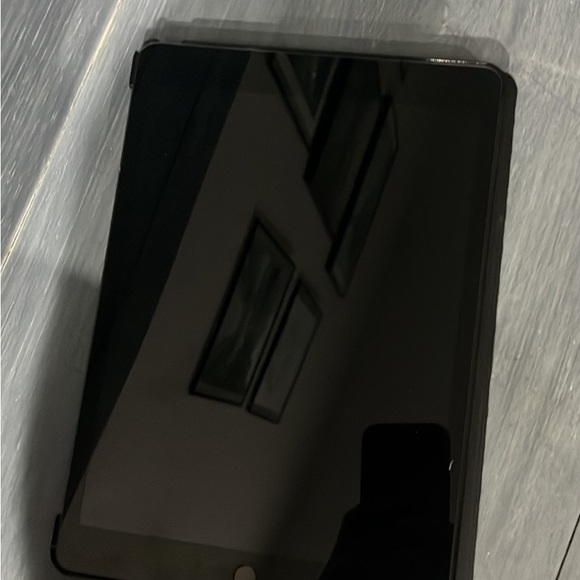 ipad 7th generation - Picture 3 of 3